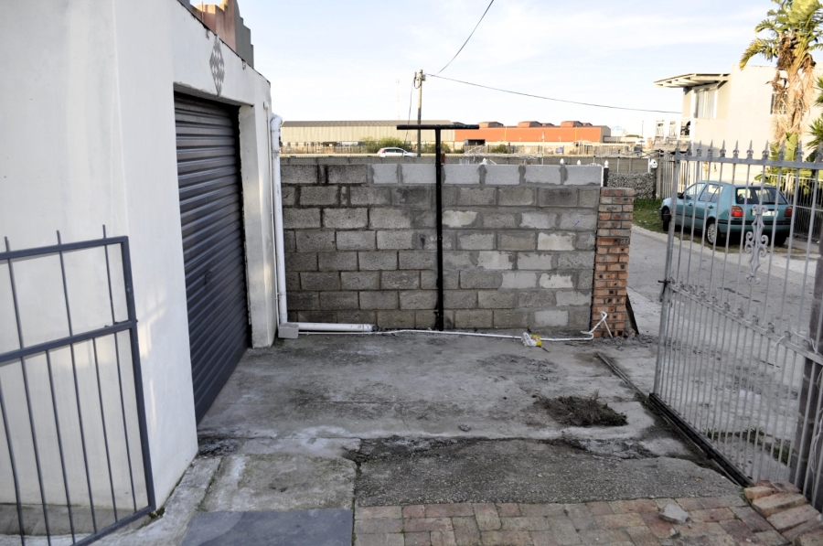 2 Bedroom Property for Sale in Algoa Park Eastern Cape